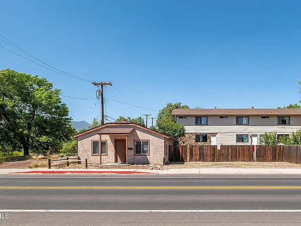 114 E Franklin Ave