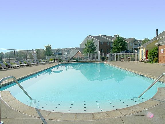 5th image of 9670 Waterford Pl APT 309