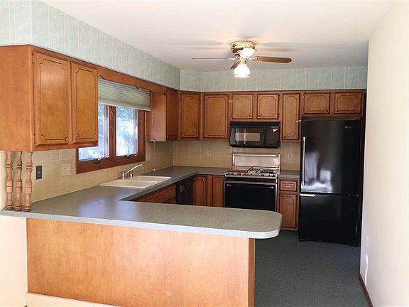 4th image of 2708 Willow St