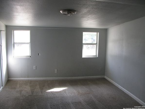 san-antonio-texas-169079185 picture