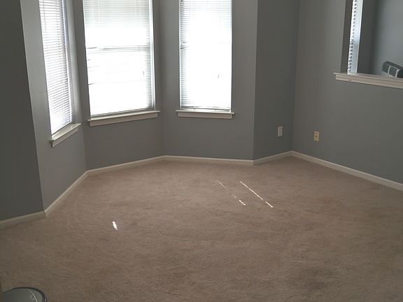 5th image of 370 Southwind Dr