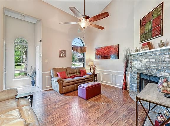 5th image of 727 Nightingale Cir