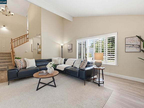 3rd image of 3611 Sun View Ct