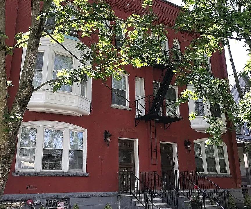 1st image of 242 Richmond Ave APT 1