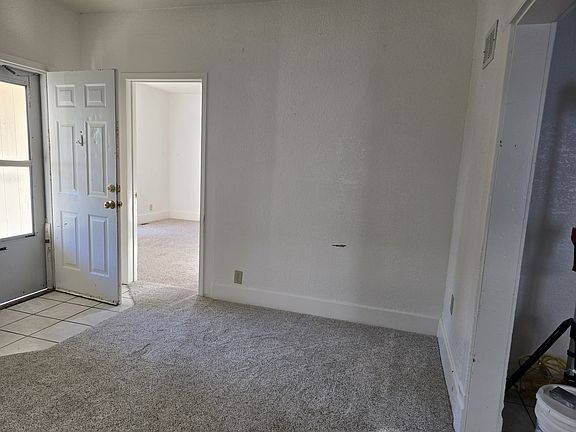 3rd image of 714 E 1st Ave