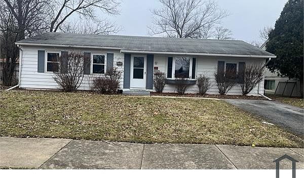 1st image of 221 E Tulip Dr