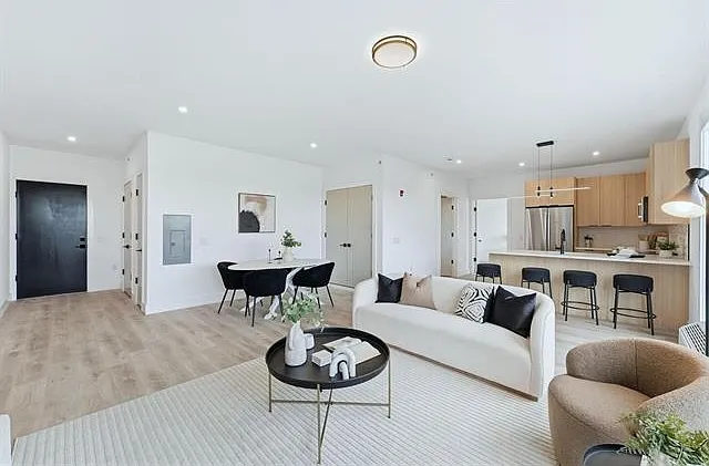 1 bed, 1.0 bath, $2,450 — Photo 4