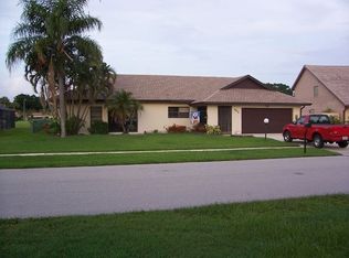 8308 Blue Cypress Dr, Lake Worth, FL 33467
