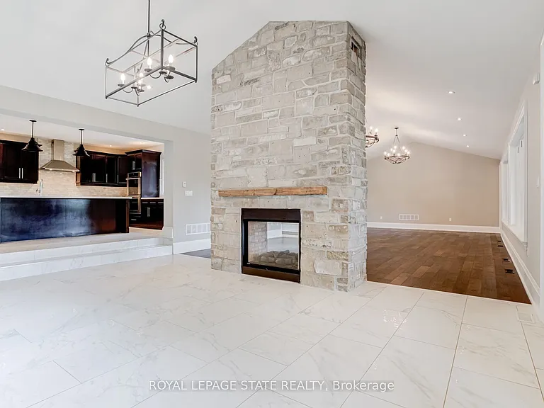 931 Southcote Rd — Photo 15