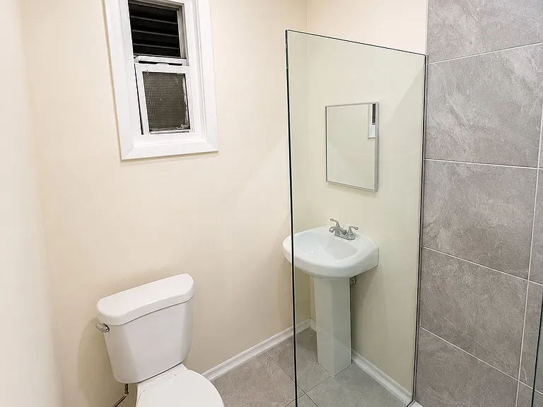 188 Bergen Ave #2 — Photo 2
