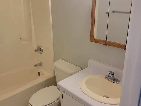 2nd image of 406 Jaysen Ct