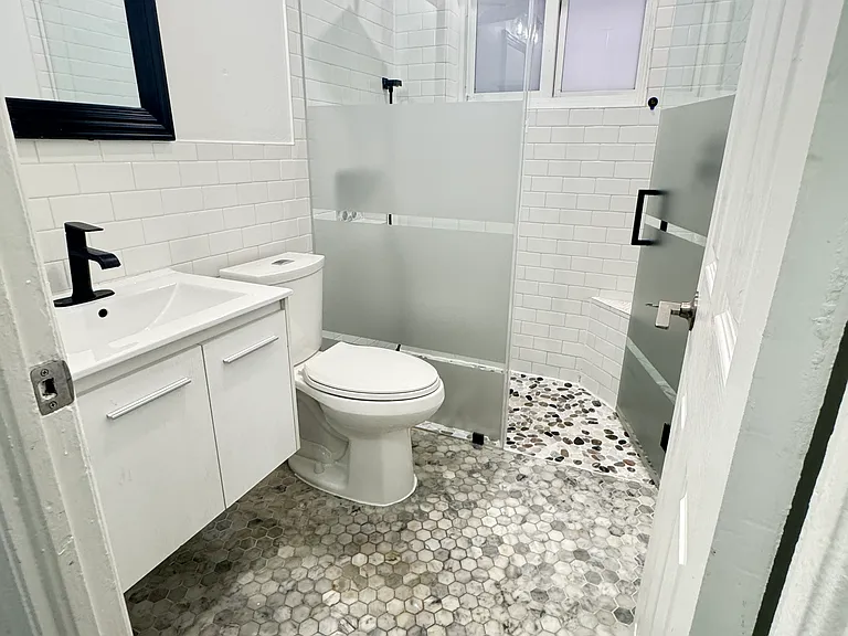 1413 SW 20th St #1 — Photo 9