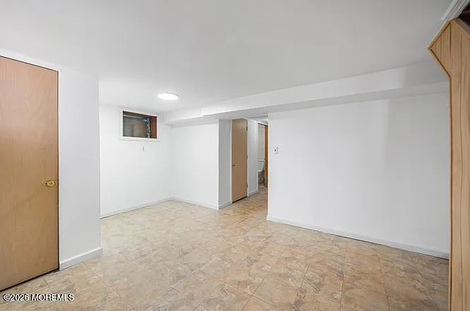 121 Summit Ave — Photo 22