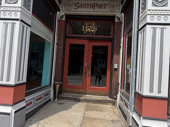 4th image of 1626 Chase Ave #4