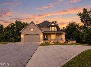 400 Indian Hills Rd, Oneida, TN 37841