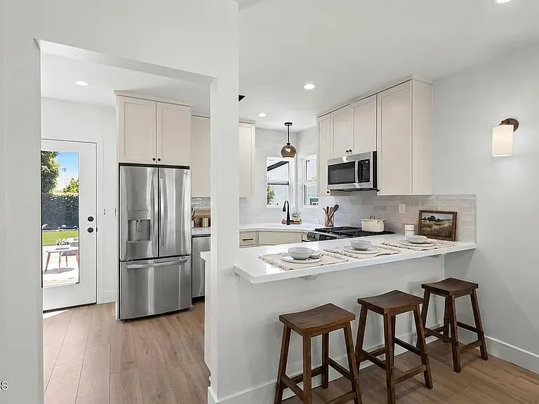 340 Jones St — Photo 18