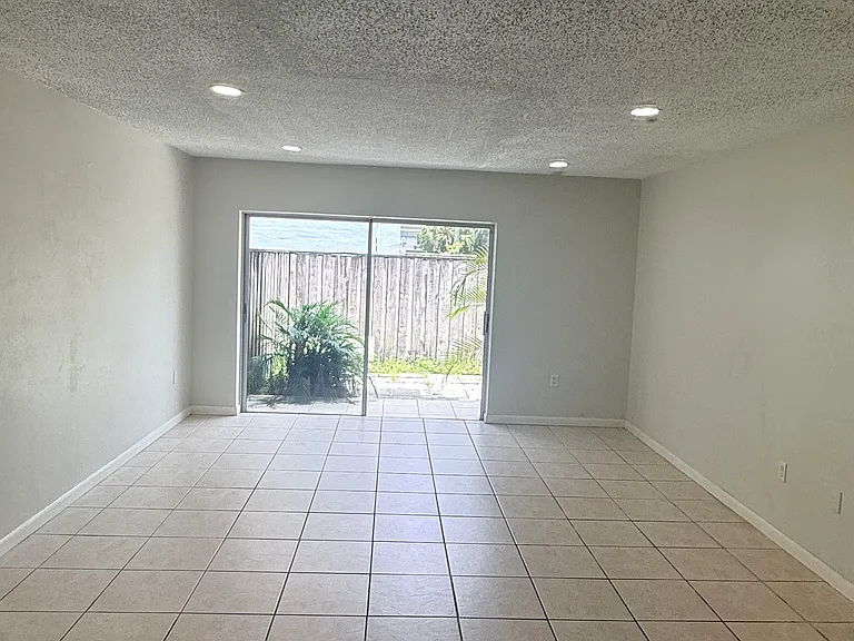 9611 SW 77th Ave #A — Photo 4