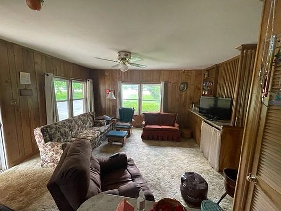 3rd image of 902 96th Hwy