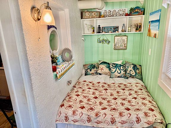 5th image of 302 E Buttercup Rd APT 6