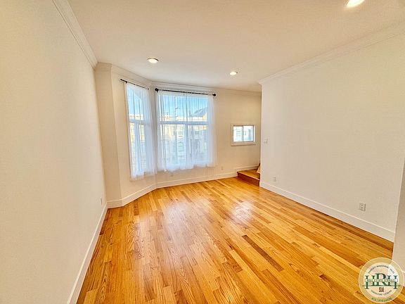 4th image of 207-209 6th Ave #209A