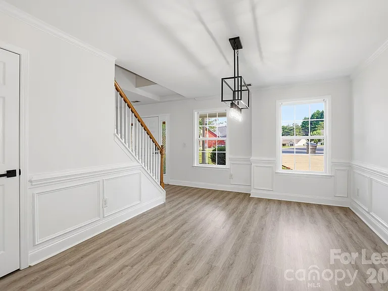 512 Bearbrook Ln — Photo 16