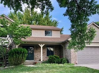 818 Timberline Dr, Rochester Hills, MI 48309