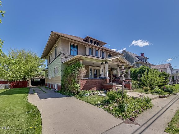 5th image of 106 W Lynn St