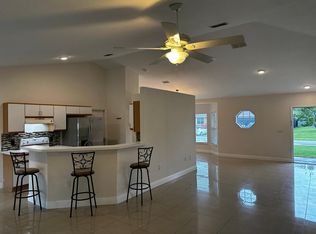 1581 SW Dycus Ave, Port Saint Lucie, FL 34953