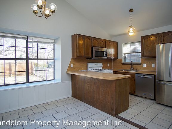 5th image of 461 E 142nd Pl