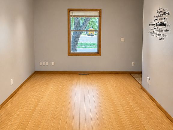 3rd image of 1159 15th Ave SE
