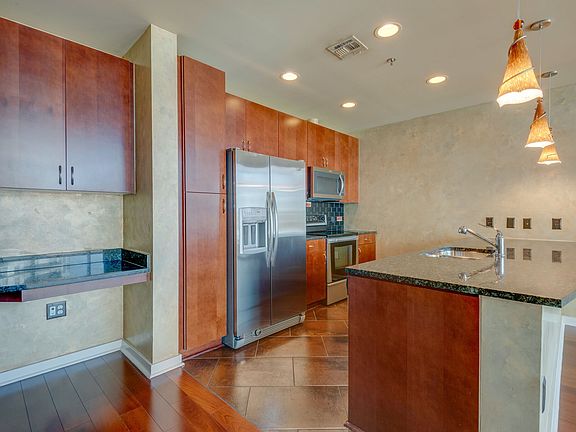 4th image of 301 Demonbreun St Unit 905