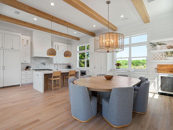 3rd image of 16 Bluewater View Ave