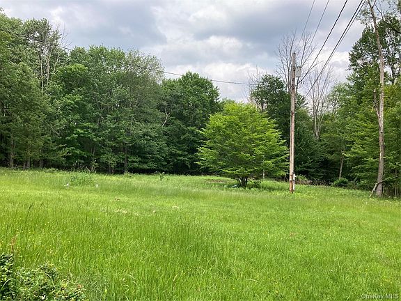 4th image of 699 Budd Road