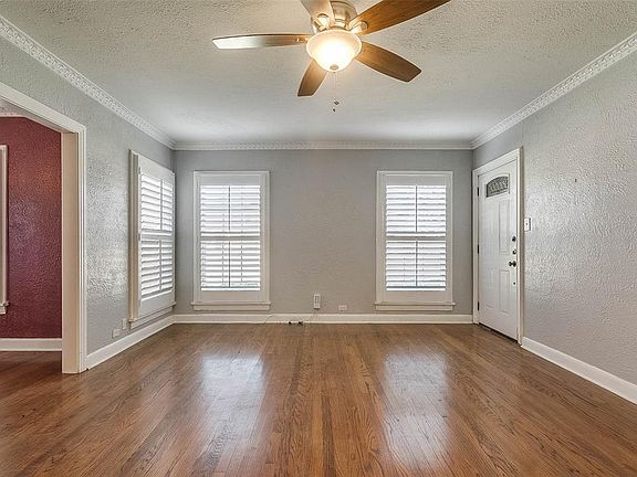 5th image of 2504 Carnation Ave