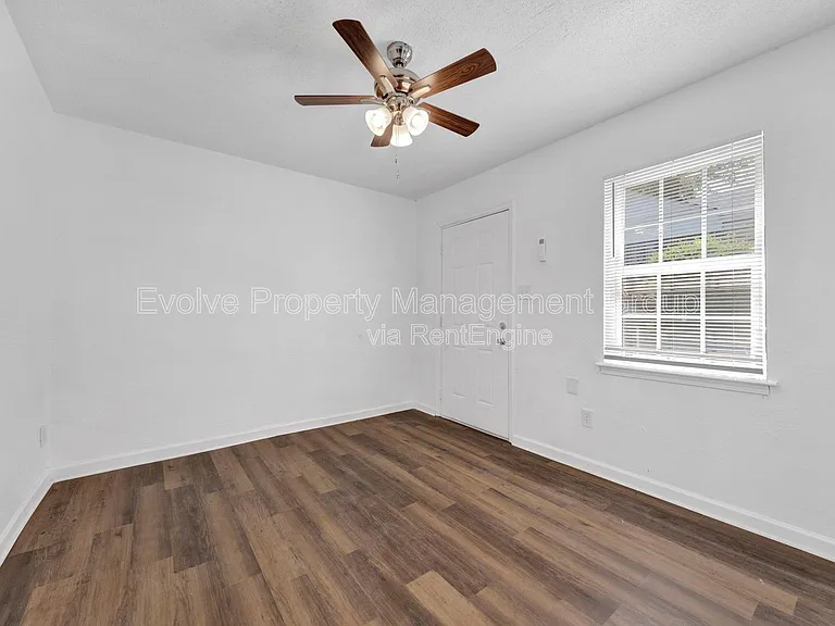 2966 Yale Ave #7 — Photo 15