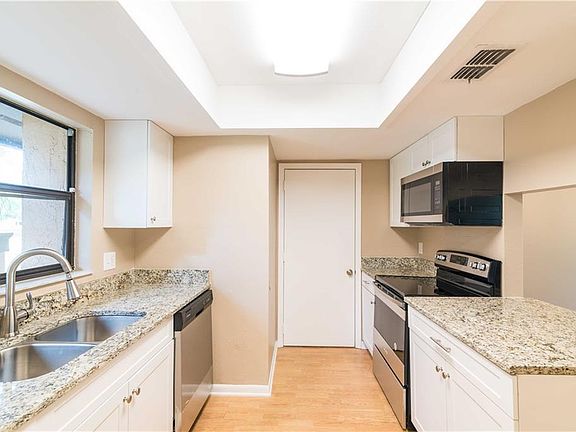 5th image of 2781 Northcote Dr