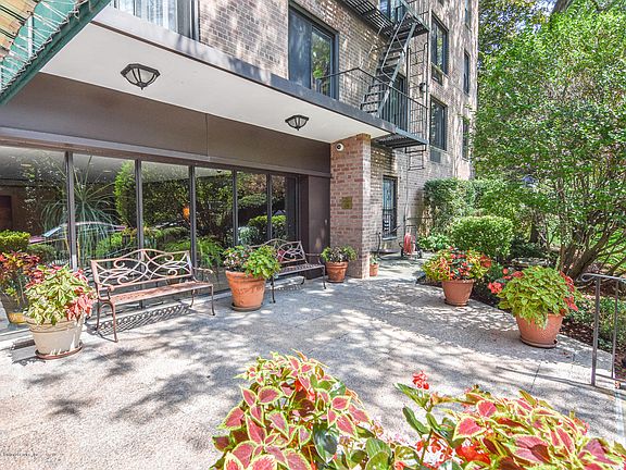 2nd image of 830 Howard Ave APT 7H