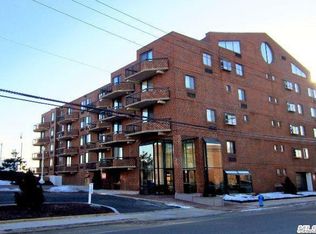 750 W Broadway #4Q, Long Beach, NY