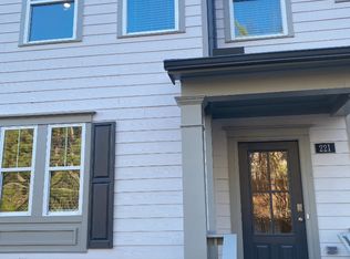 221 Vista Ln, Woodstock, GA 30189