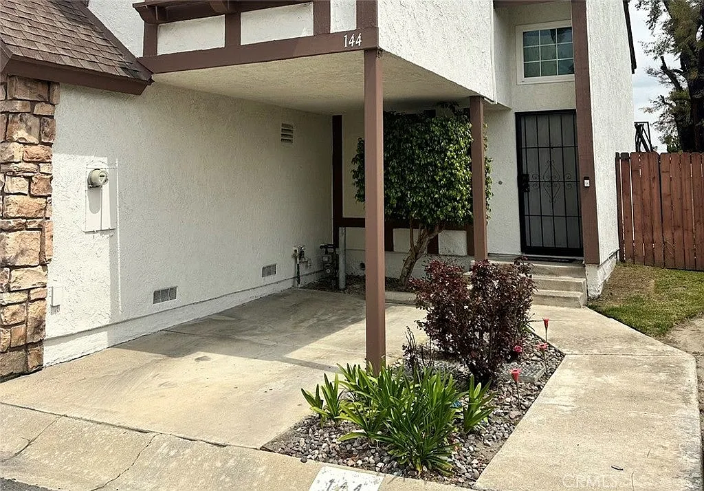 2 bed, 1.5 bath, 1150 sqft, $2,500 — Photo 3