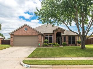 715 Oakley Dr, Lake Dallas, TX 75065