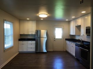 2 Sweetbriar Ct, South Elgin, IL 60177