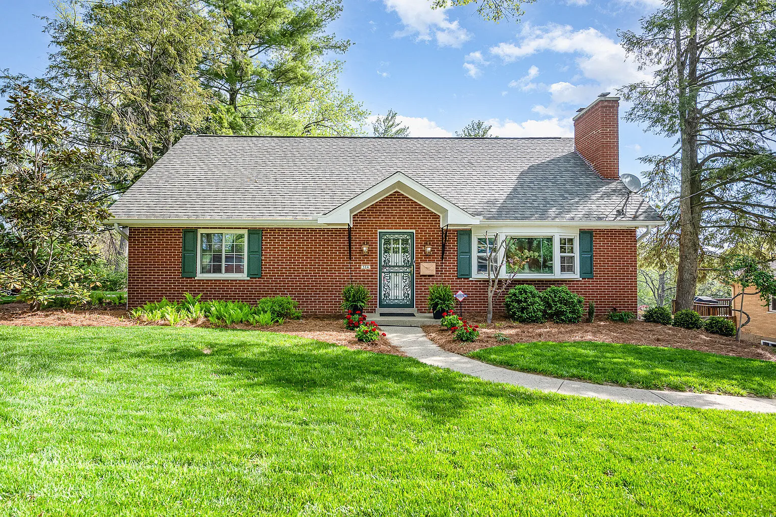 314 Redwood Dr photo 1