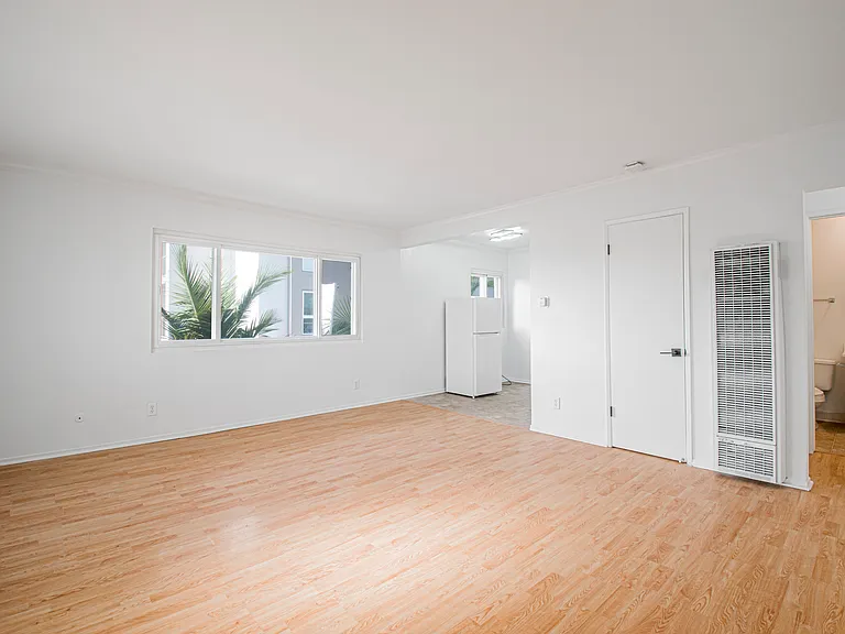 5843 W 88th St — Photo 536