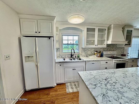 5th image of 3282 Mackville Rd