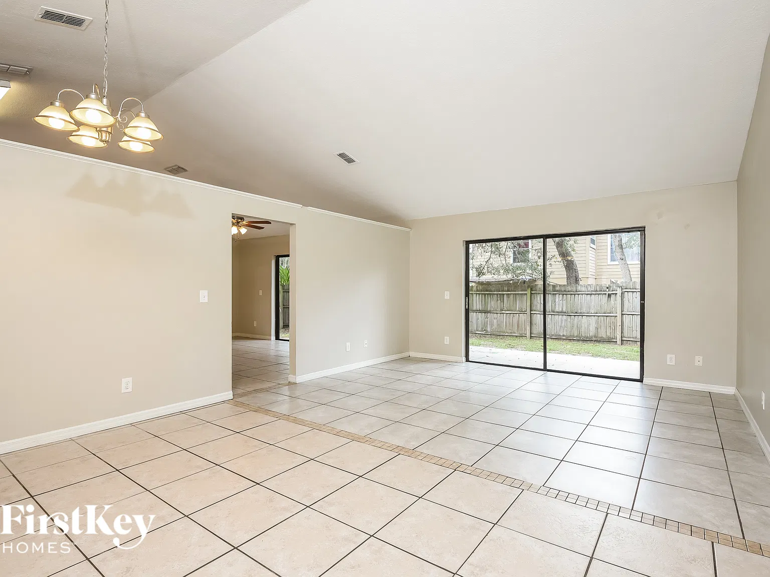 3 bed, 2.0 bath, 1535 sqft, $2,570 — Photo 4