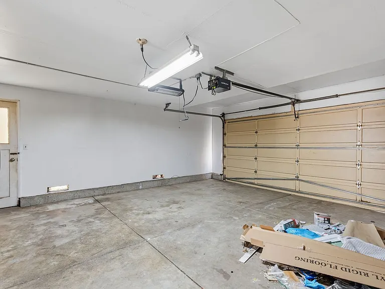 1387 Xavier Ave — Photo 30