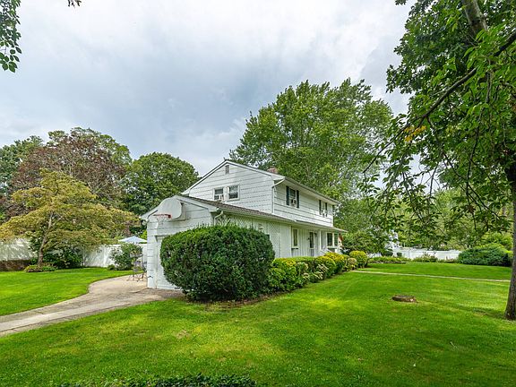 5th image of 20 Wagner Dr
