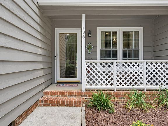 3rd image of 126 Lake Hollow Cir