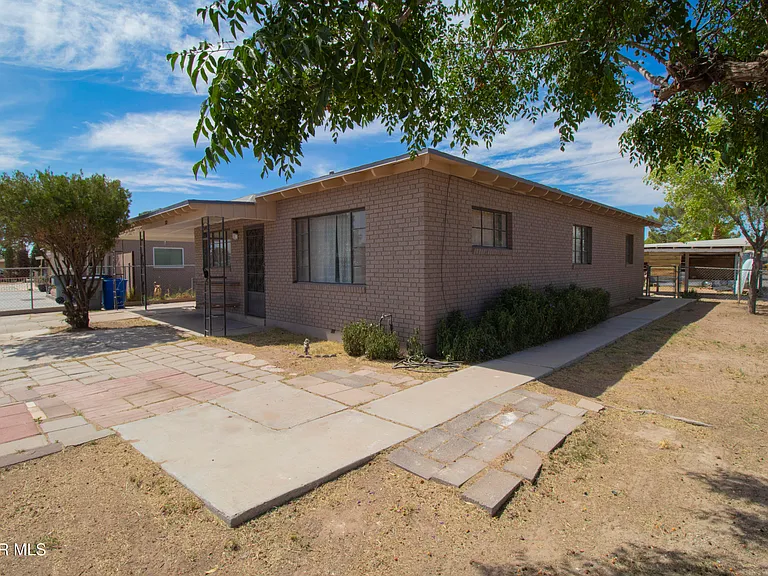 321 Walsh Ln — Photo 10